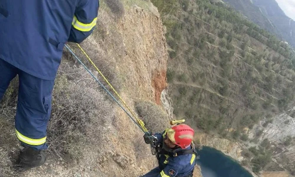 Στρατιώτης στην Κύπρο έπεσε σε γκρεμό- Οργανώθηκε επιχείρηση με ελικόπτερο για τον απεγκλωβισμό του